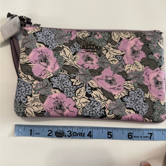 Coach NWT Floral Wristlet Clutch - Lilac and Blue medium wristlet - Picture 10 of 11